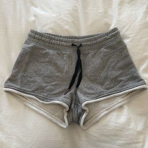 Lululemon, grey sweatshirt material shorts